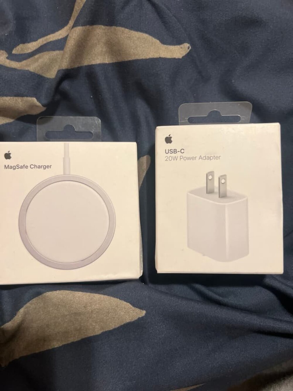 Apple MagSafe Charger With 20W USB-C Adapter SET
